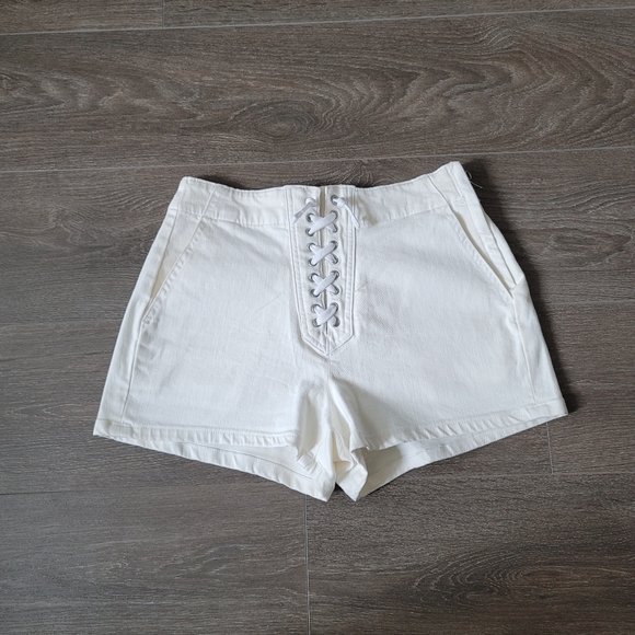 The GAP High Waisted White Denim Shorts - Size 28 - Picture 2 of 3